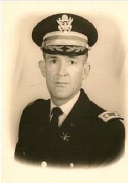 photo of Lyle Seydel in uniform